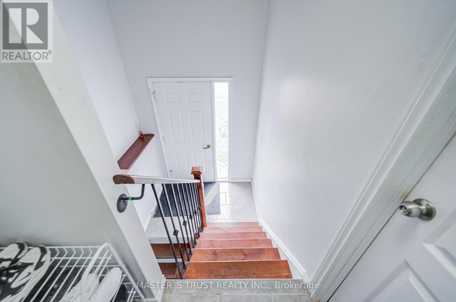 1179 SIMCOE STREET S - 4