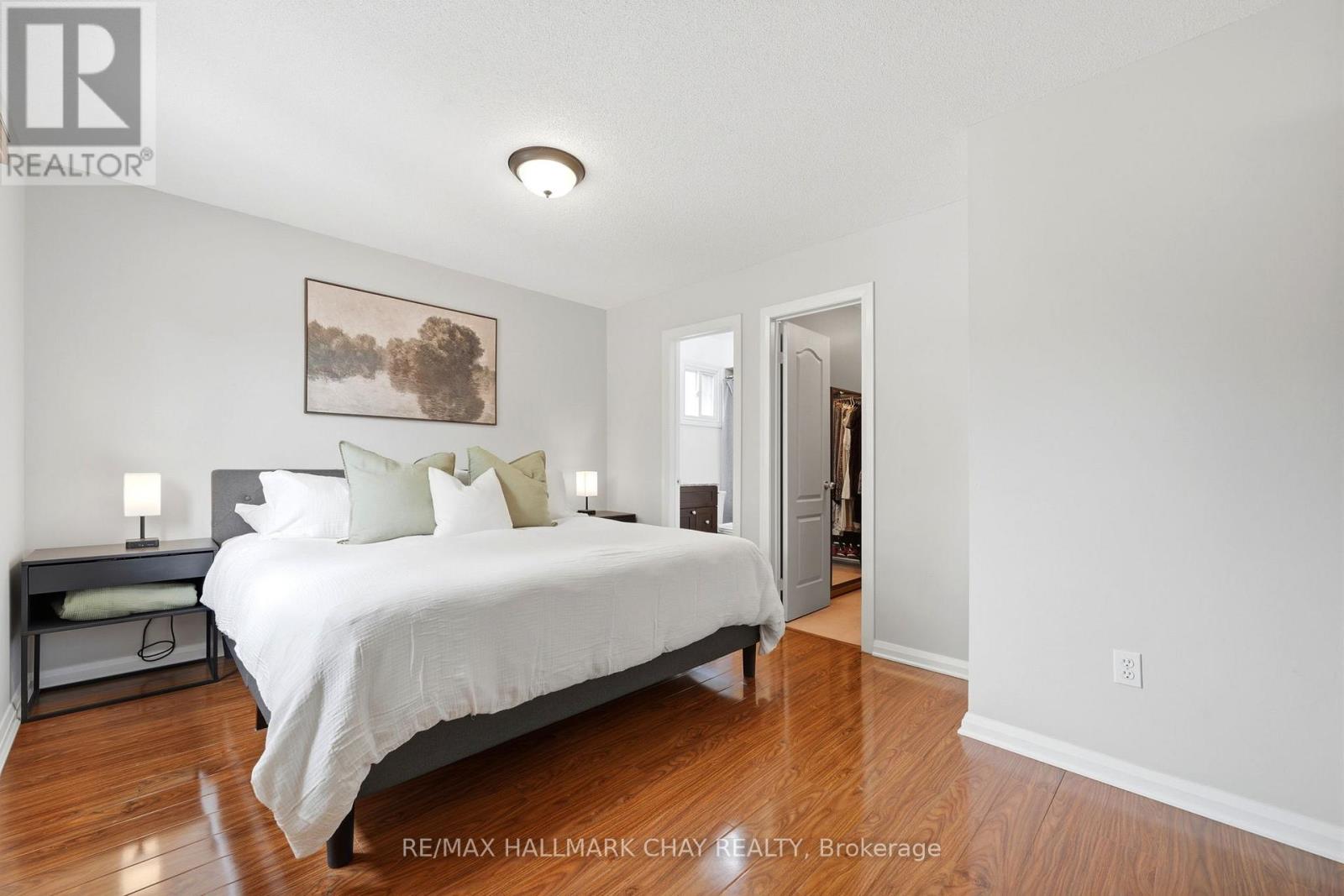 4 DANIELE AVENUE S - 19