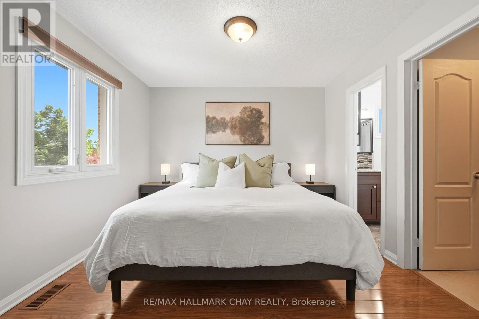 4 DANIELE AVENUE S - 20