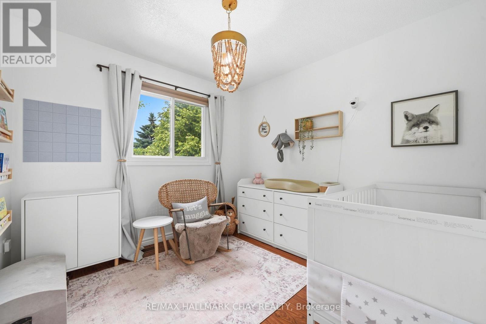 4 DANIELE AVENUE S - 24