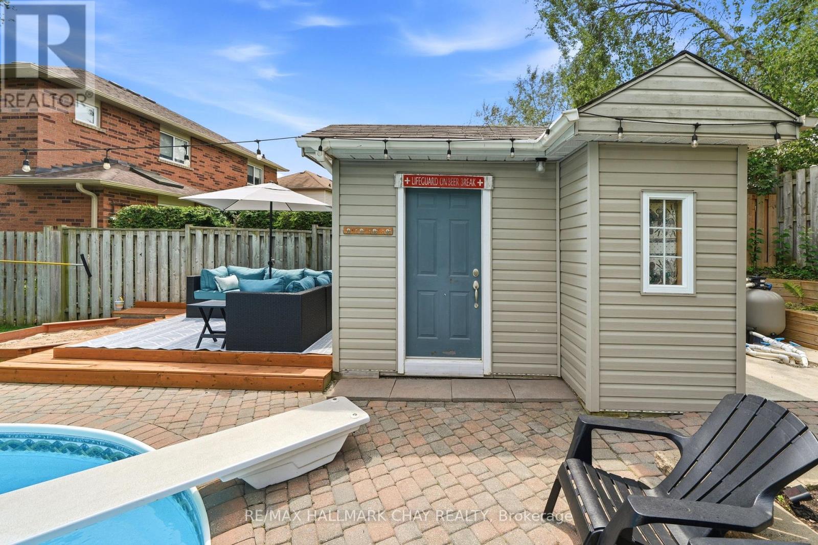 4 DANIELE AVENUE S - 36