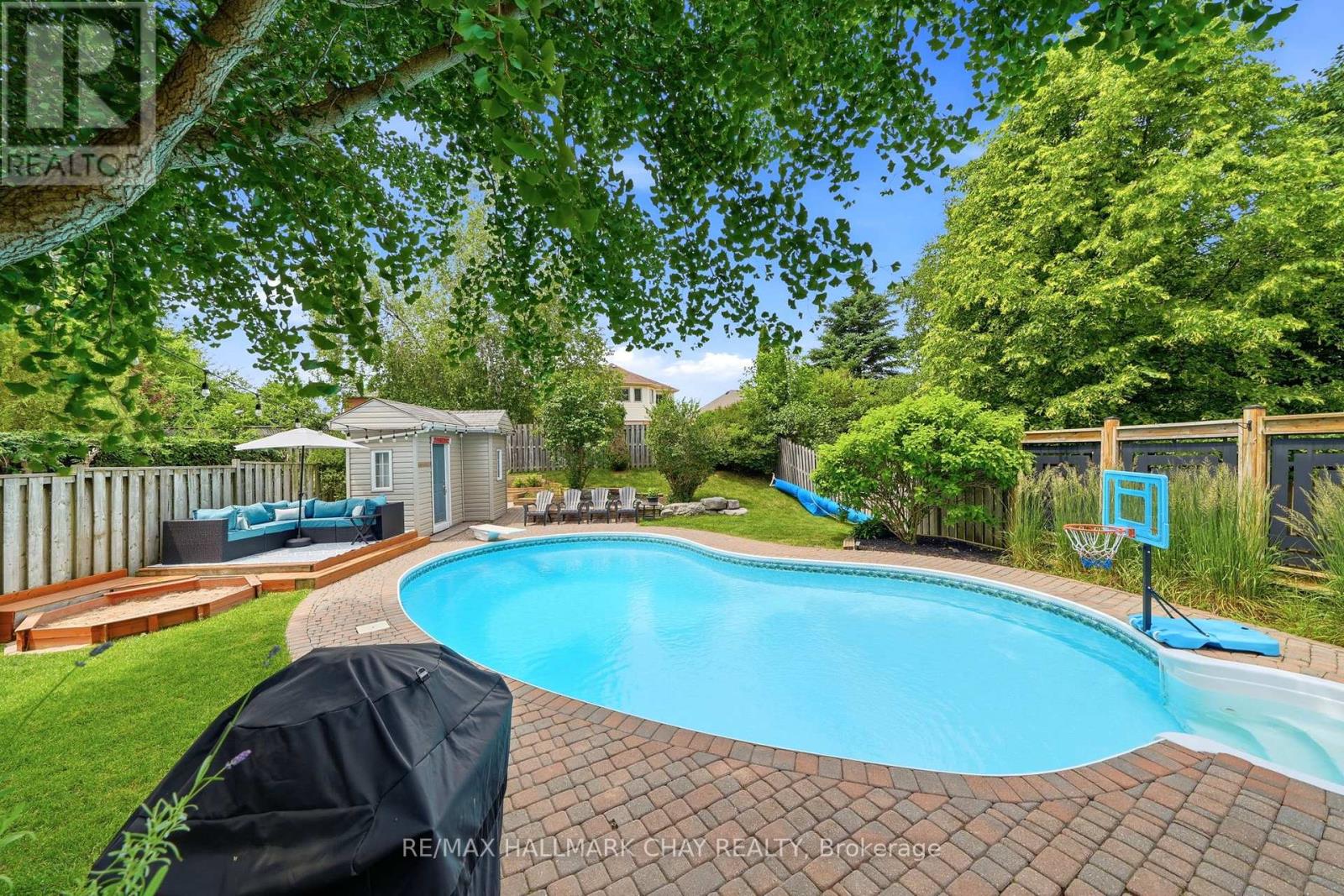 4 DANIELE AVENUE S - 37
