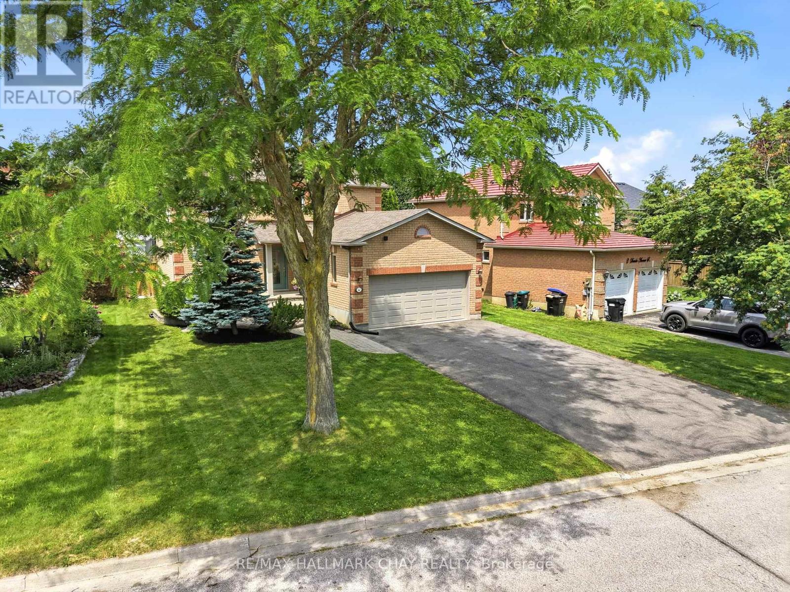 4 DANIELE AVENUE S - 39