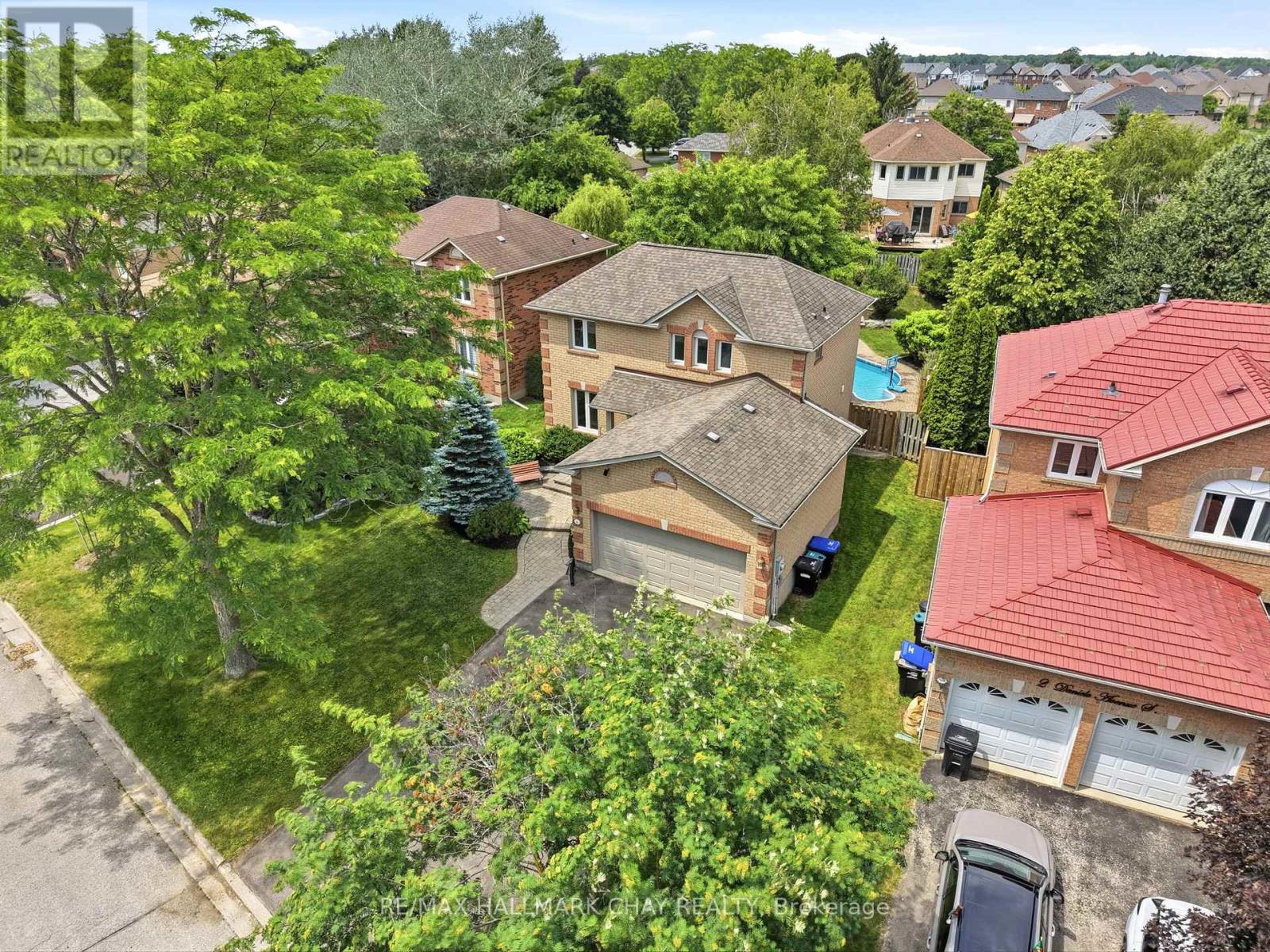 4 DANIELE AVENUE S - 40