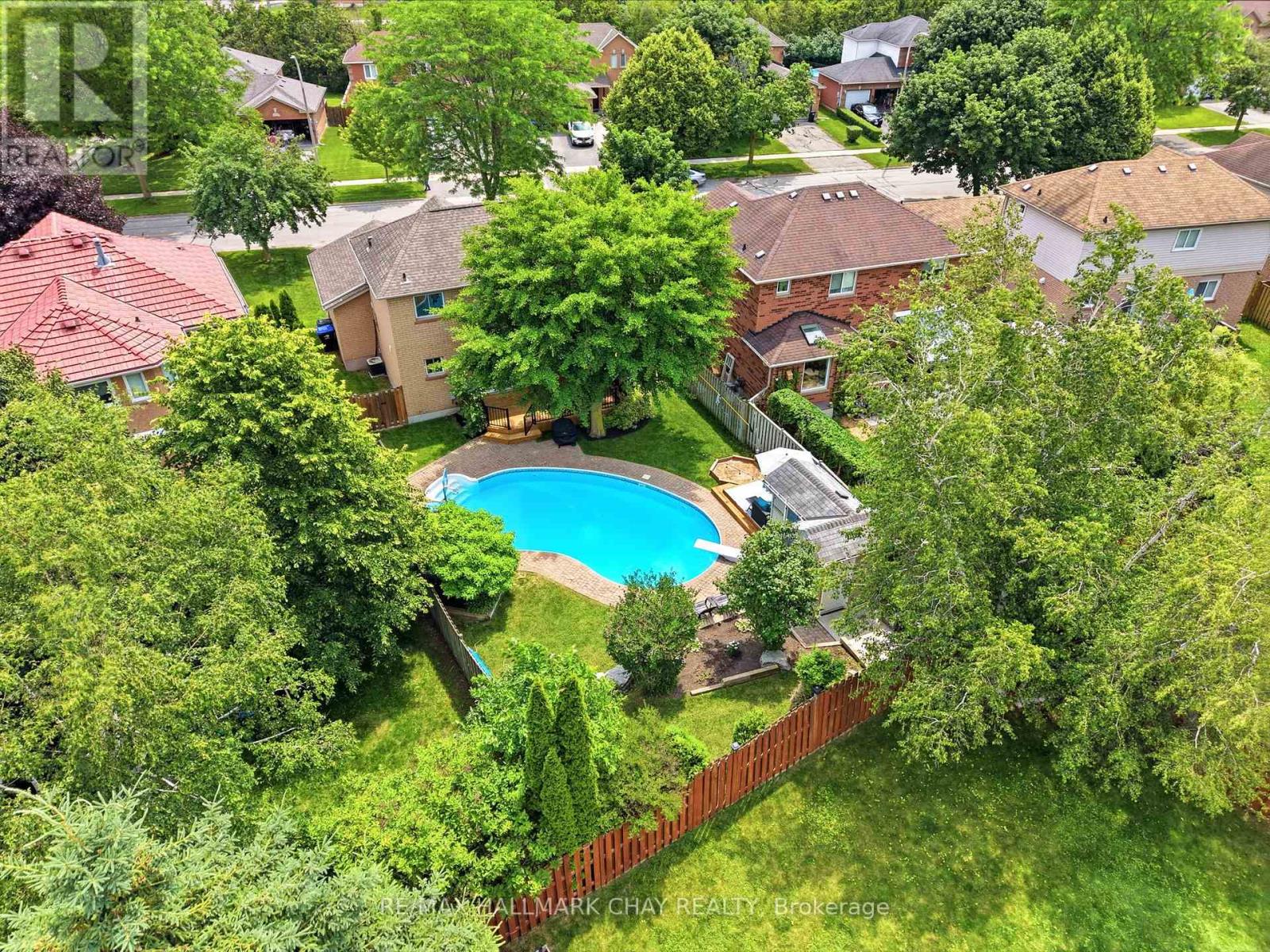 4 DANIELE AVENUE S - 43