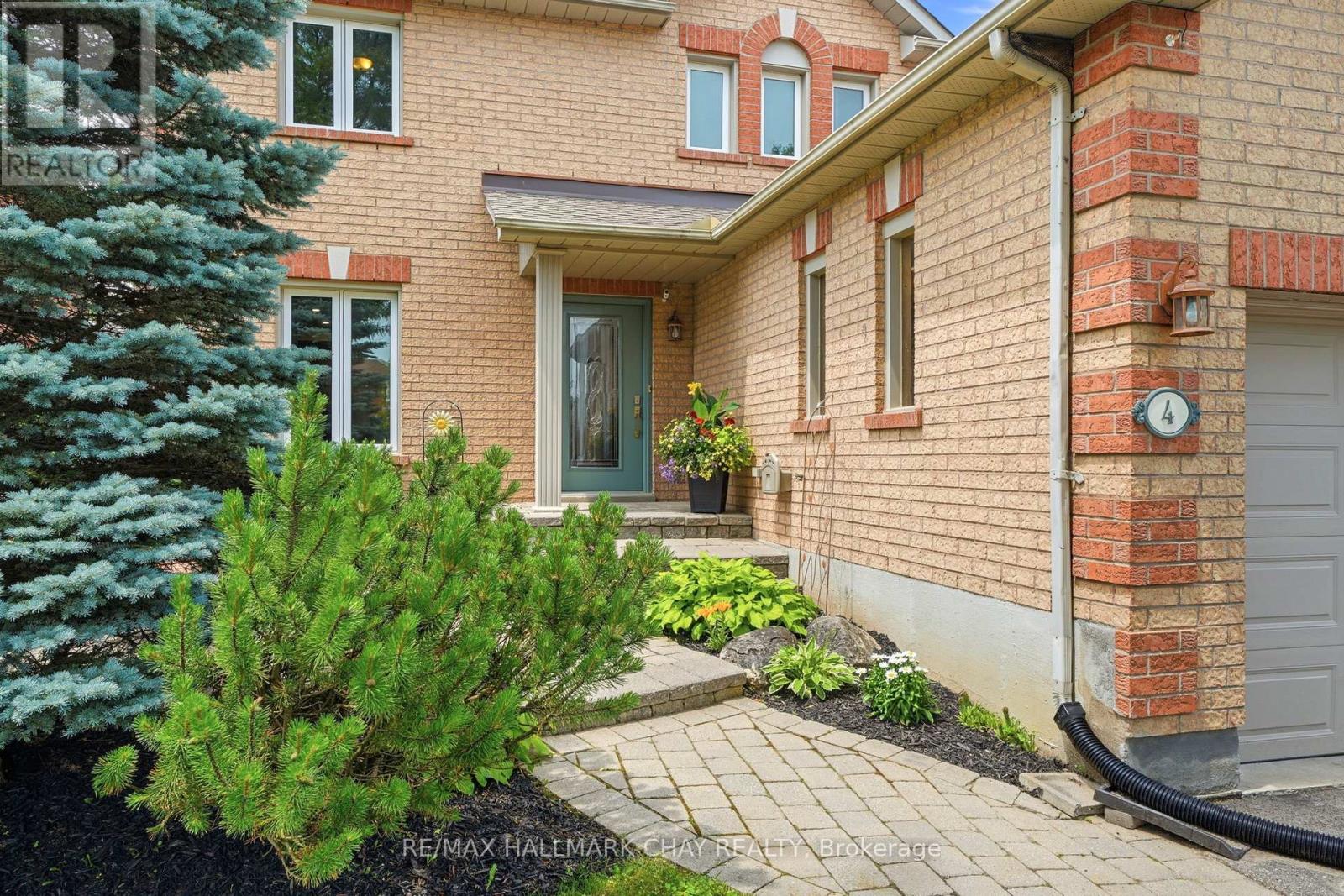 4 DANIELE AVENUE S - 5