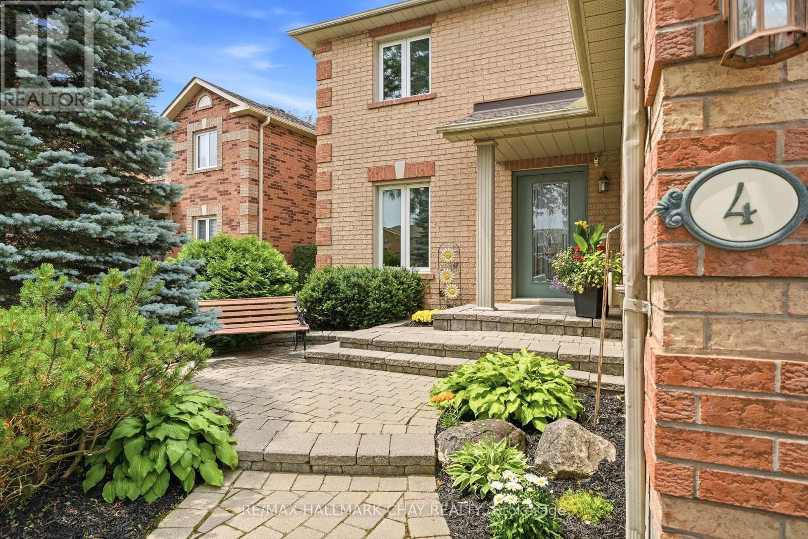 4 DANIELE AVENUE S - 6
