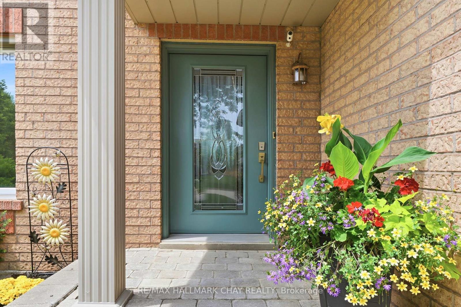 4 DANIELE AVENUE S - 7
