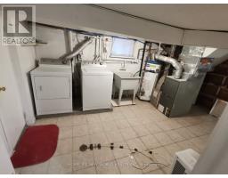 55 Chamberlain B1 Avenue, Toronto, ON M6E4J9 Photo 6