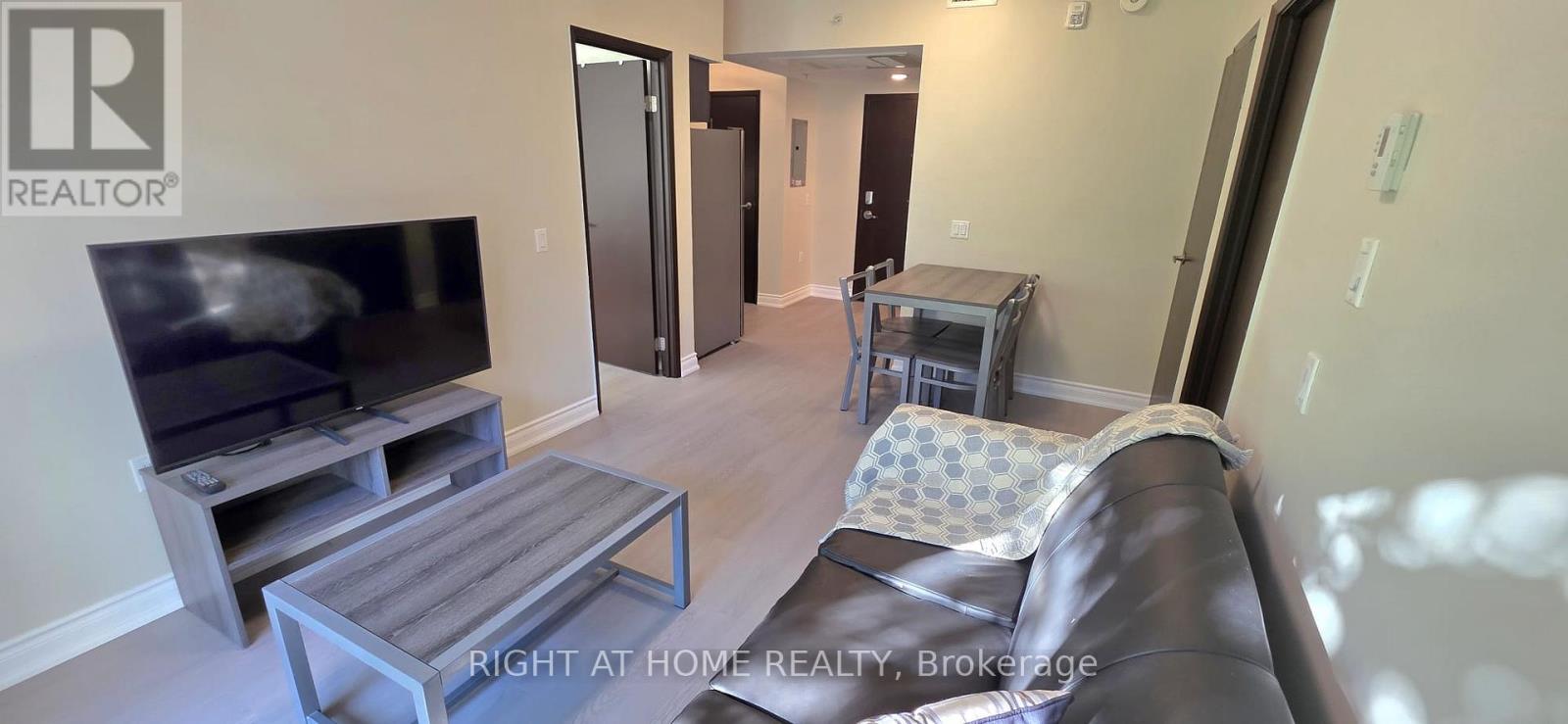 #206 275A LARCH STREET - 13