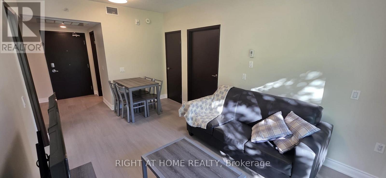 #206 275A LARCH STREET - 14
