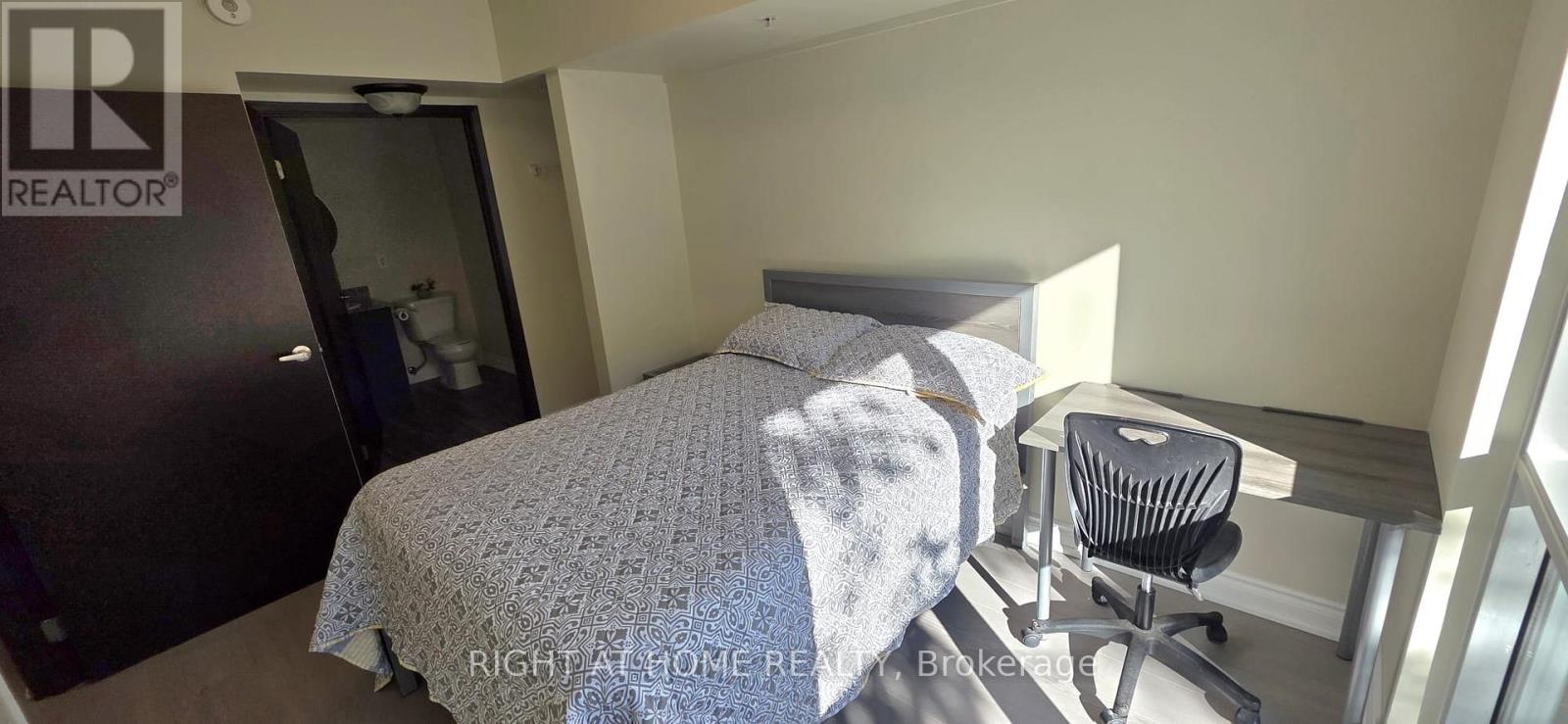 #206 275A LARCH STREET - 15