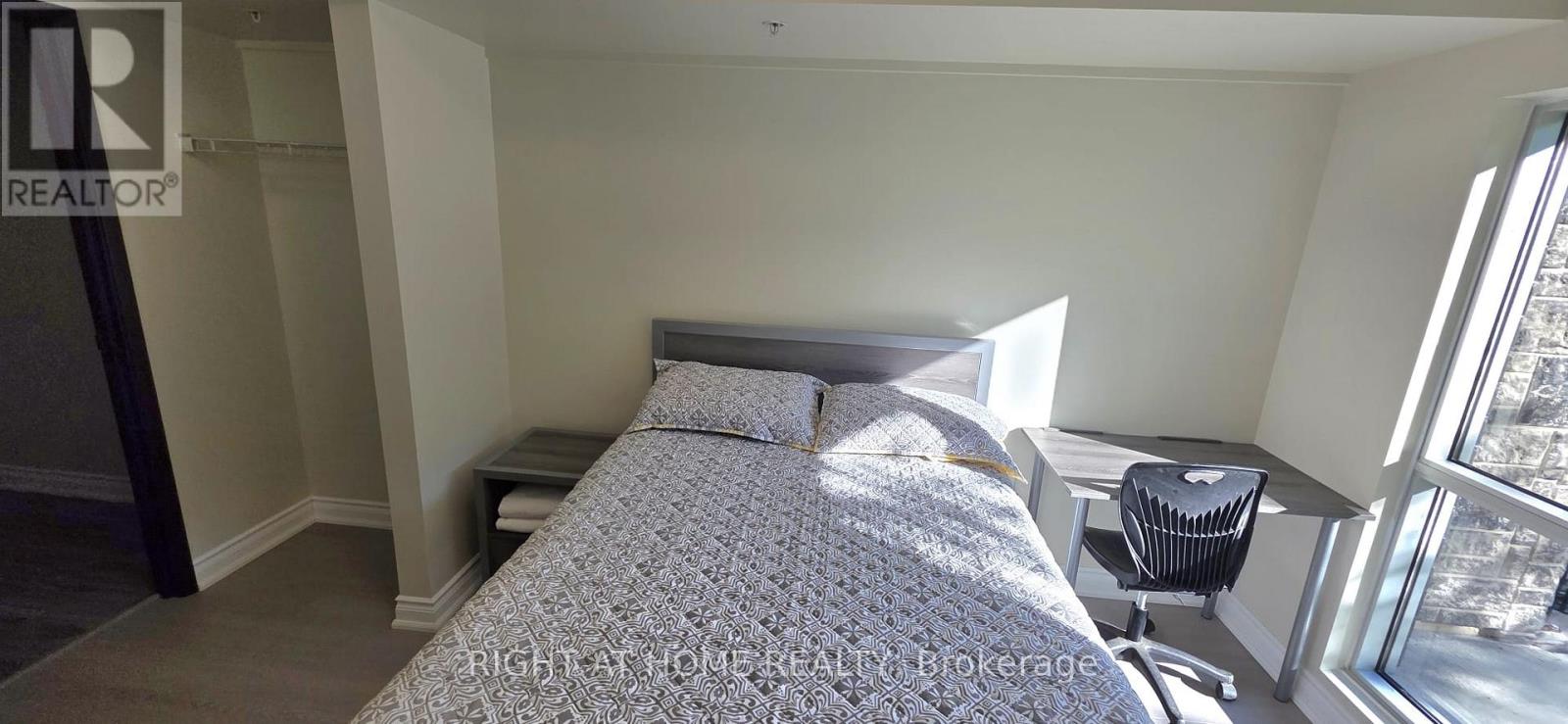 #206 275A LARCH STREET - 16