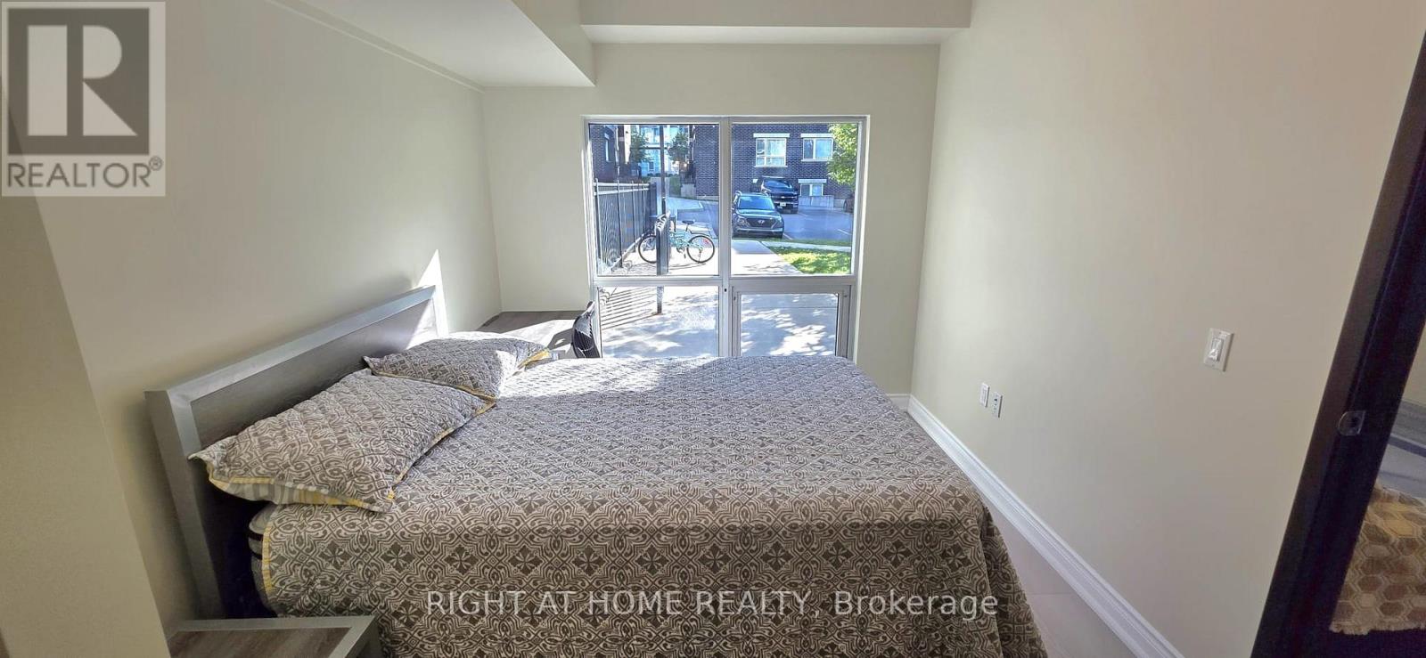 #206 275A LARCH STREET - 17