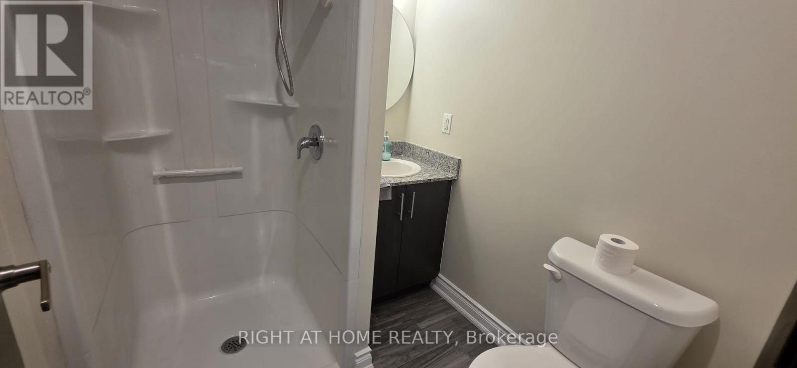 #206 275A LARCH STREET - 22