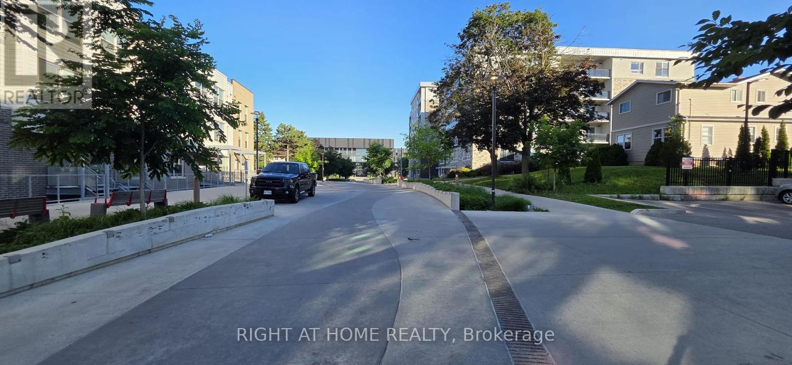 #206 275A LARCH STREET - 27