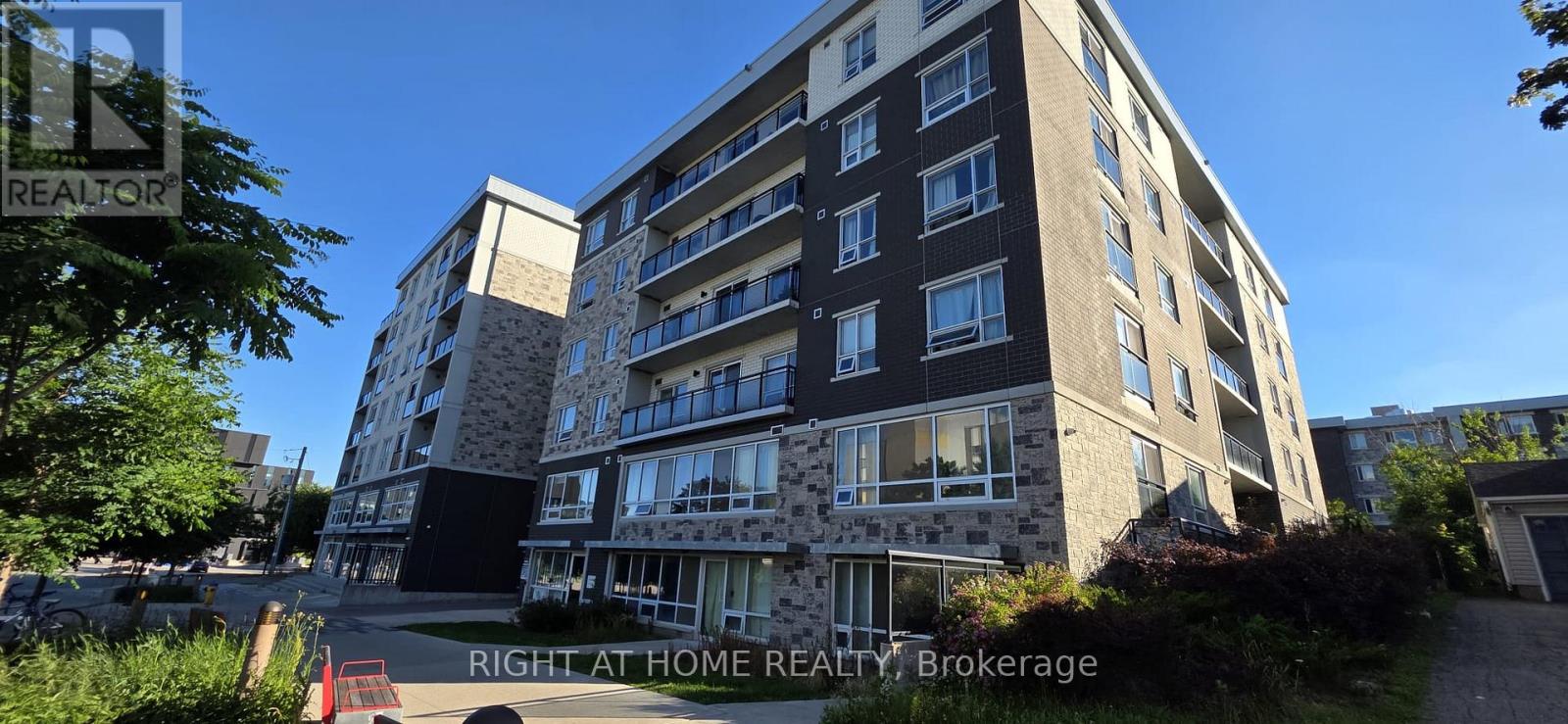 #206 275A LARCH STREET - 3