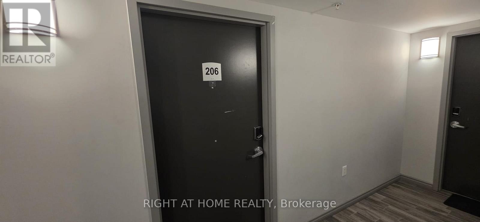 #206 275A LARCH STREET - 7
