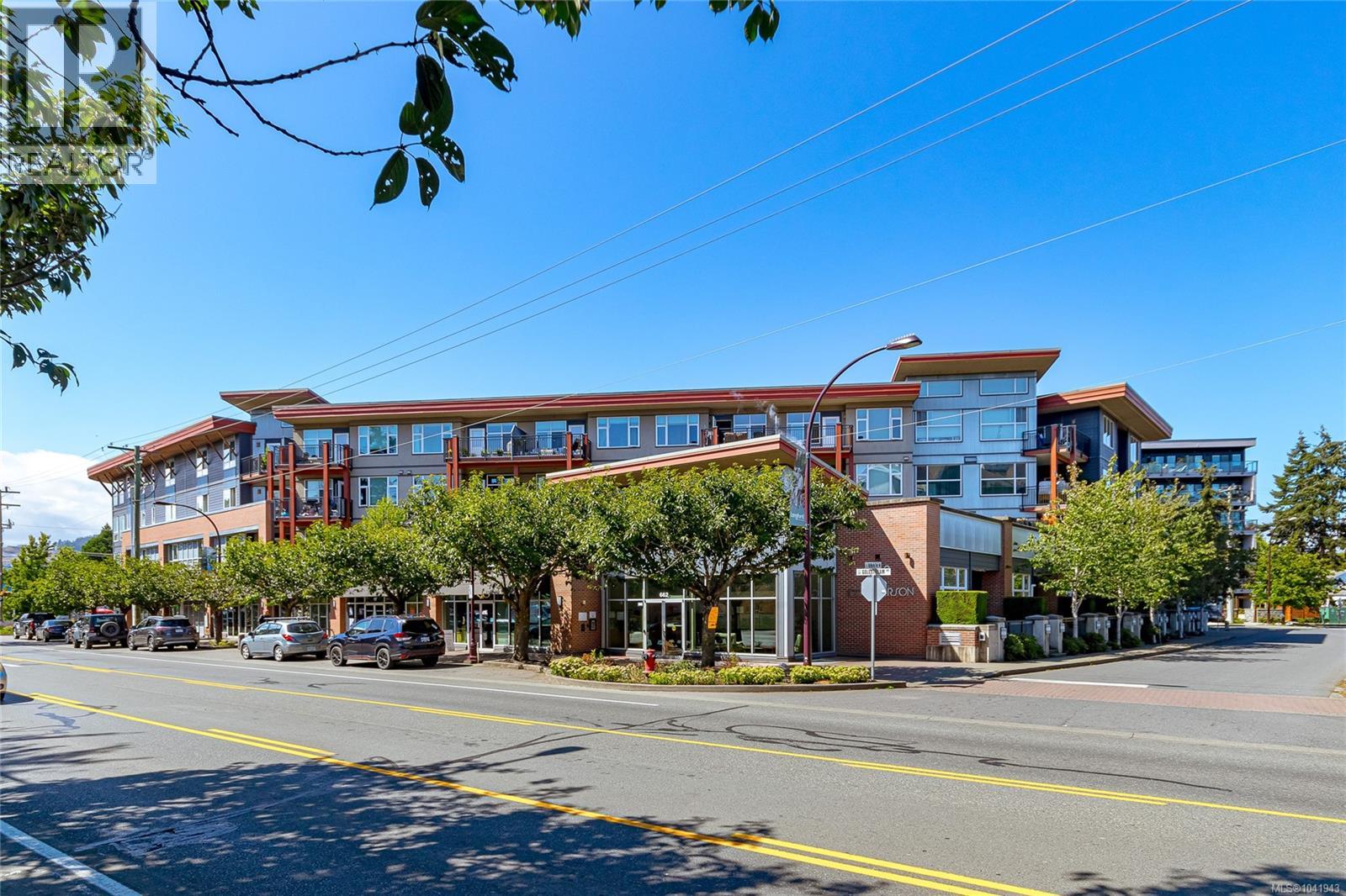 #413 662 Goldstream Ave - 27