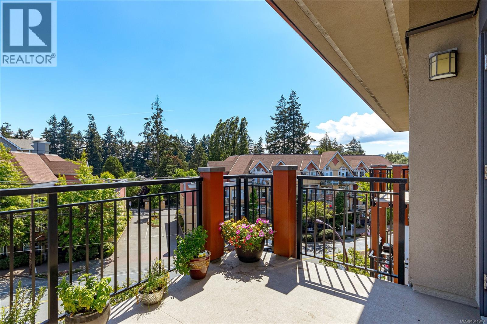 #413 662 Goldstream Ave - 28