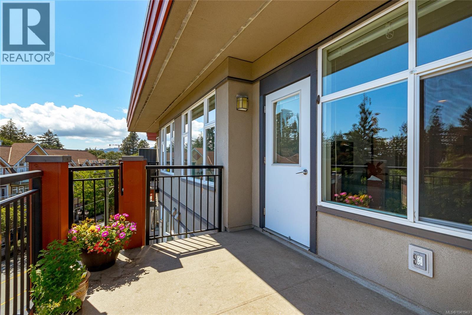 #413 662 Goldstream Ave - 29