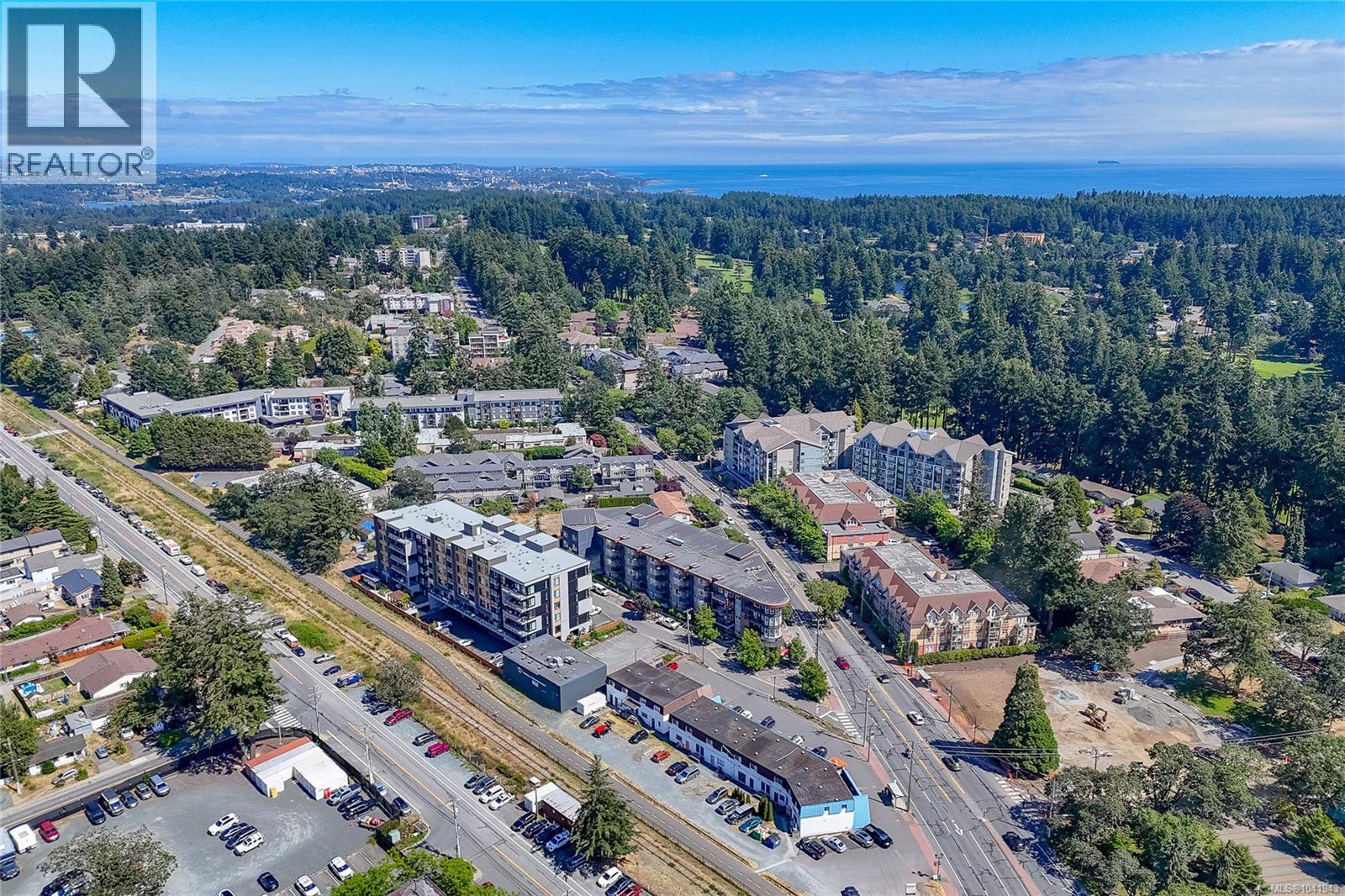 #413 662 Goldstream Ave - 32