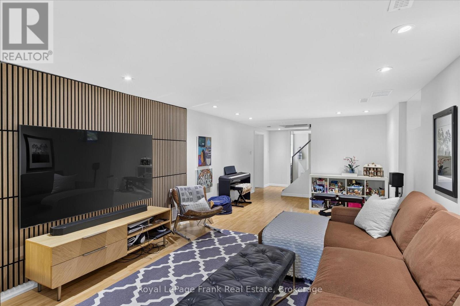 700 STANNOR DRIVE - 25