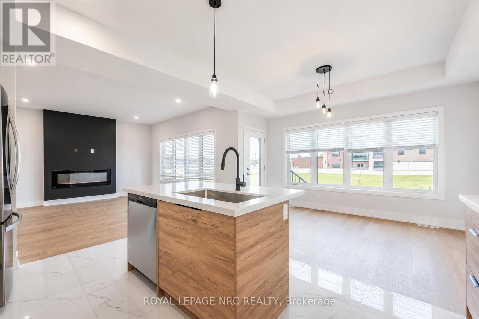 7384 SPLENDOUR DRIVE - 13