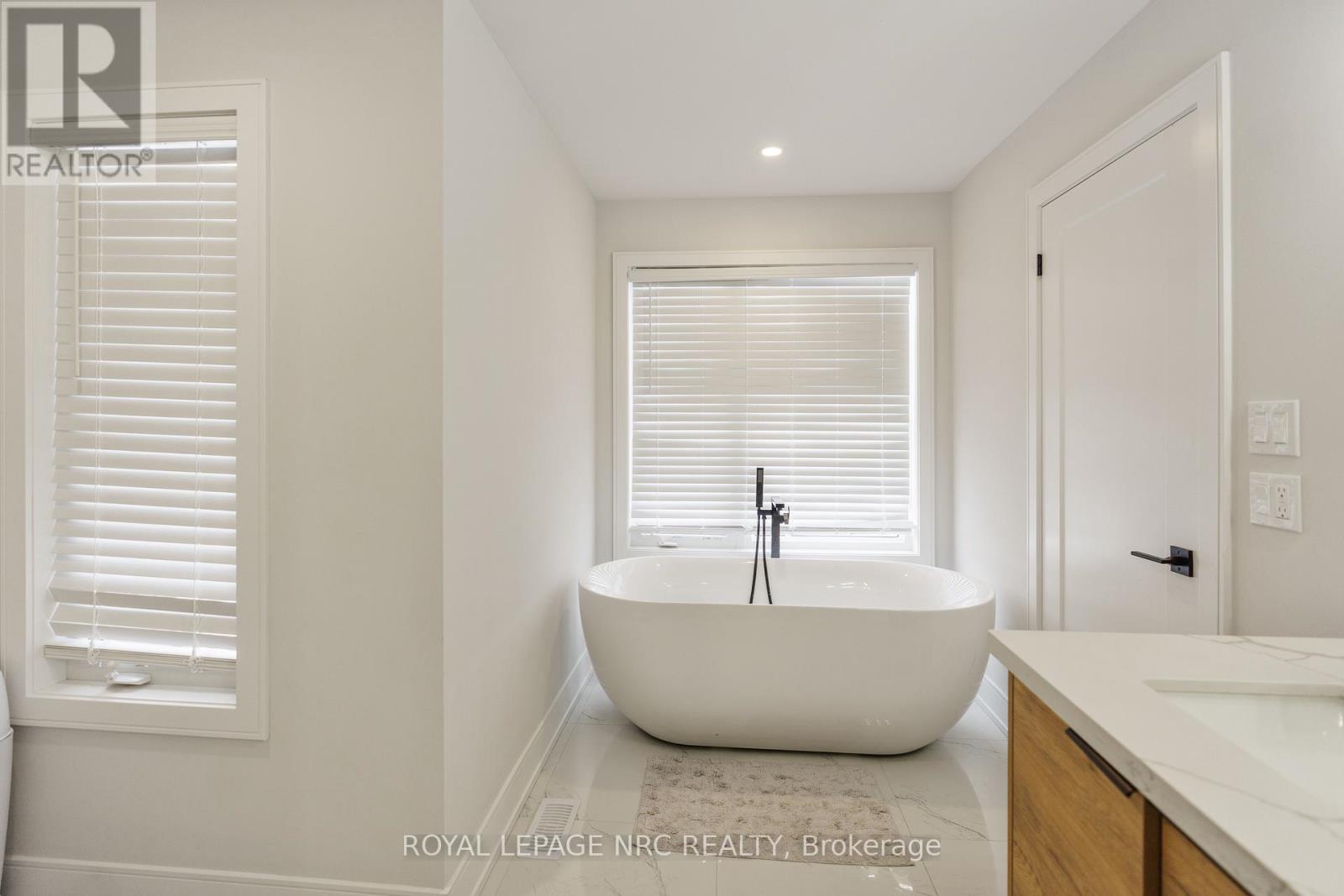 7386 SPLENDOUR DRIVE - 16