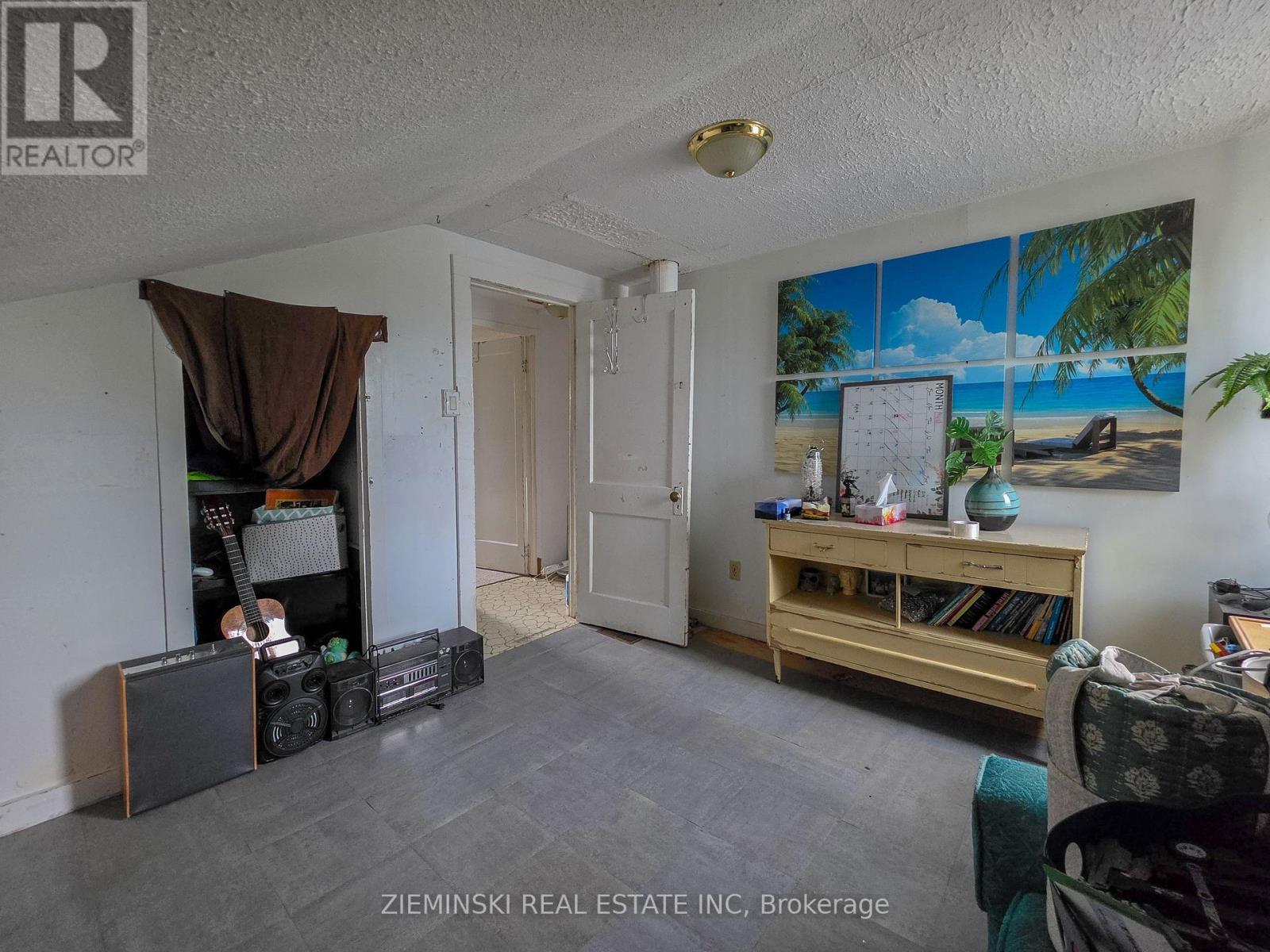 340 FERGUSON AVENUE - 25