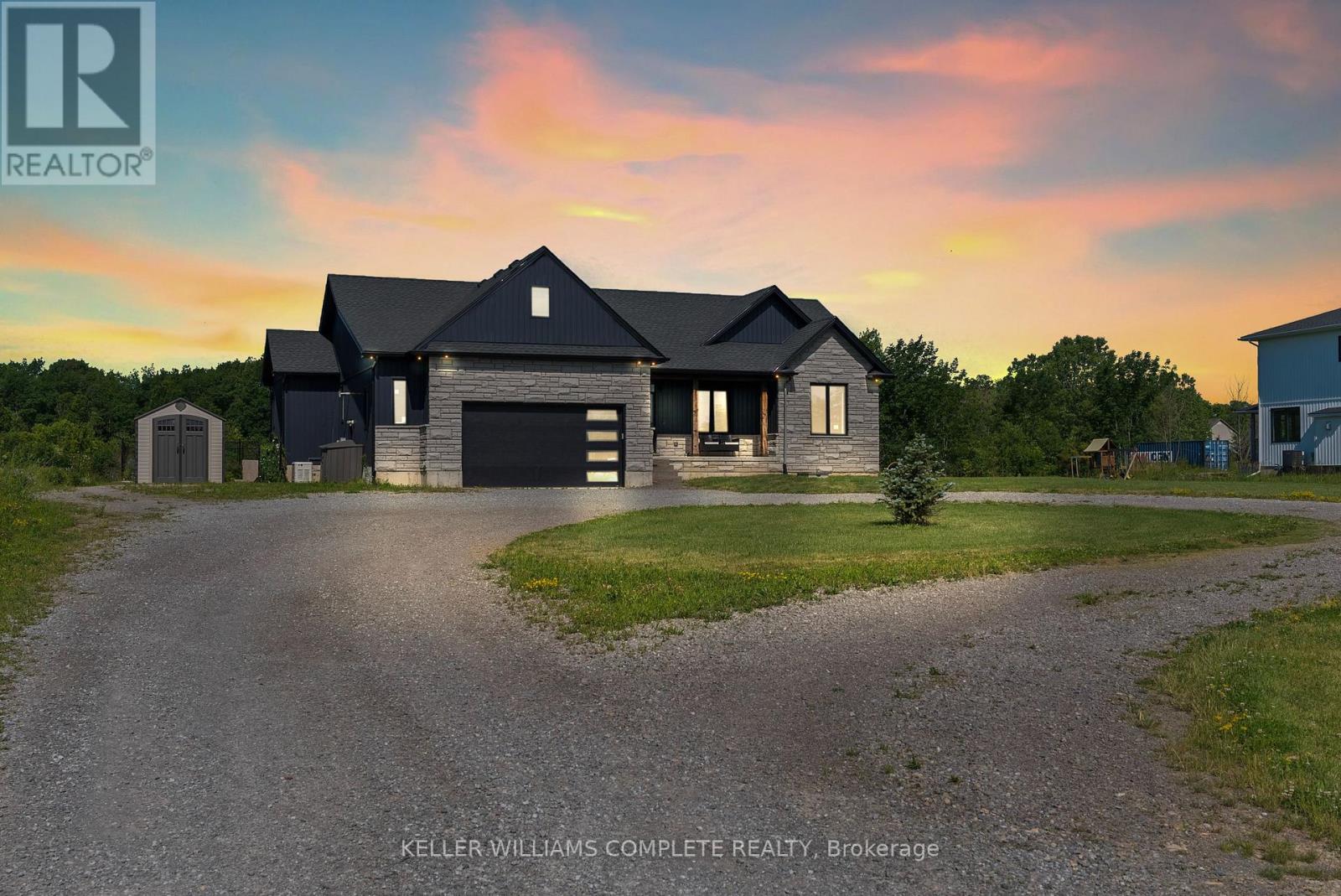 641 BURLEIGH ROAD N - 1
