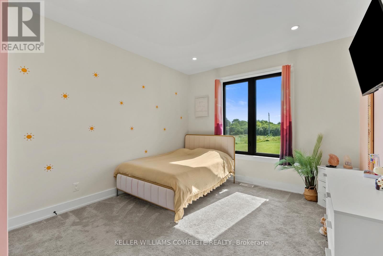 641 BURLEIGH ROAD N - 18