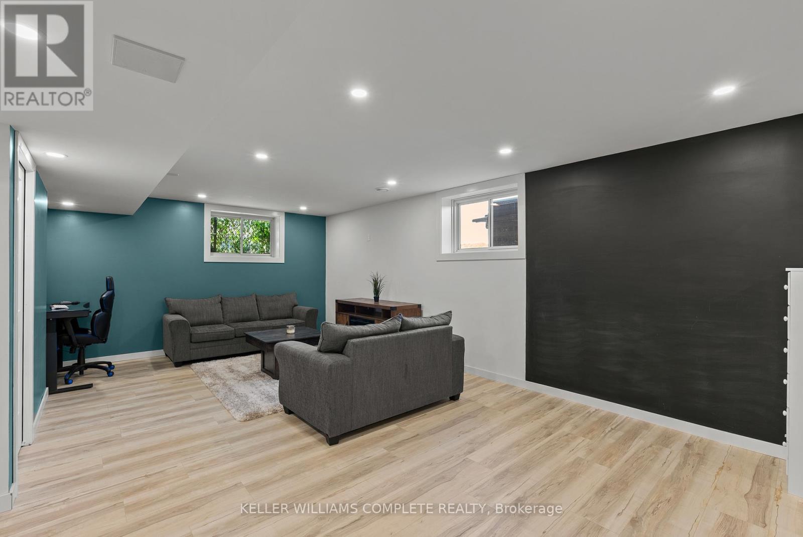 641 BURLEIGH ROAD N - 23
