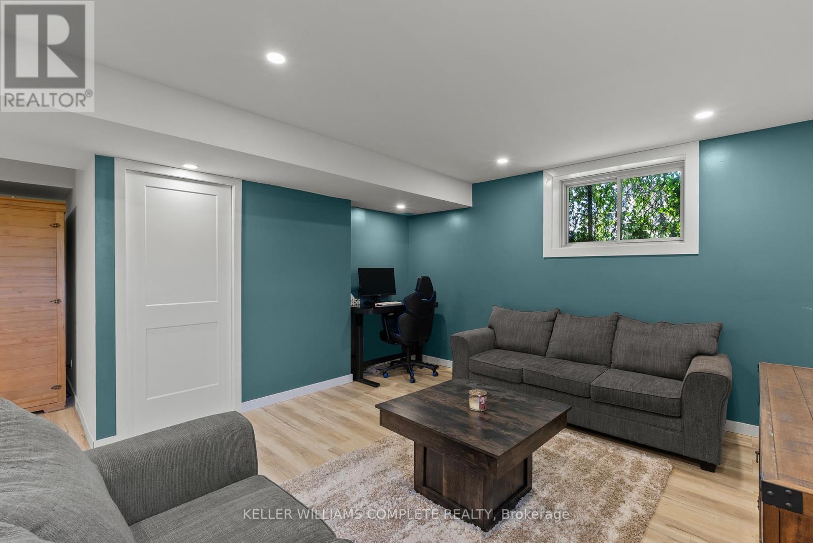 641 BURLEIGH ROAD N - 24