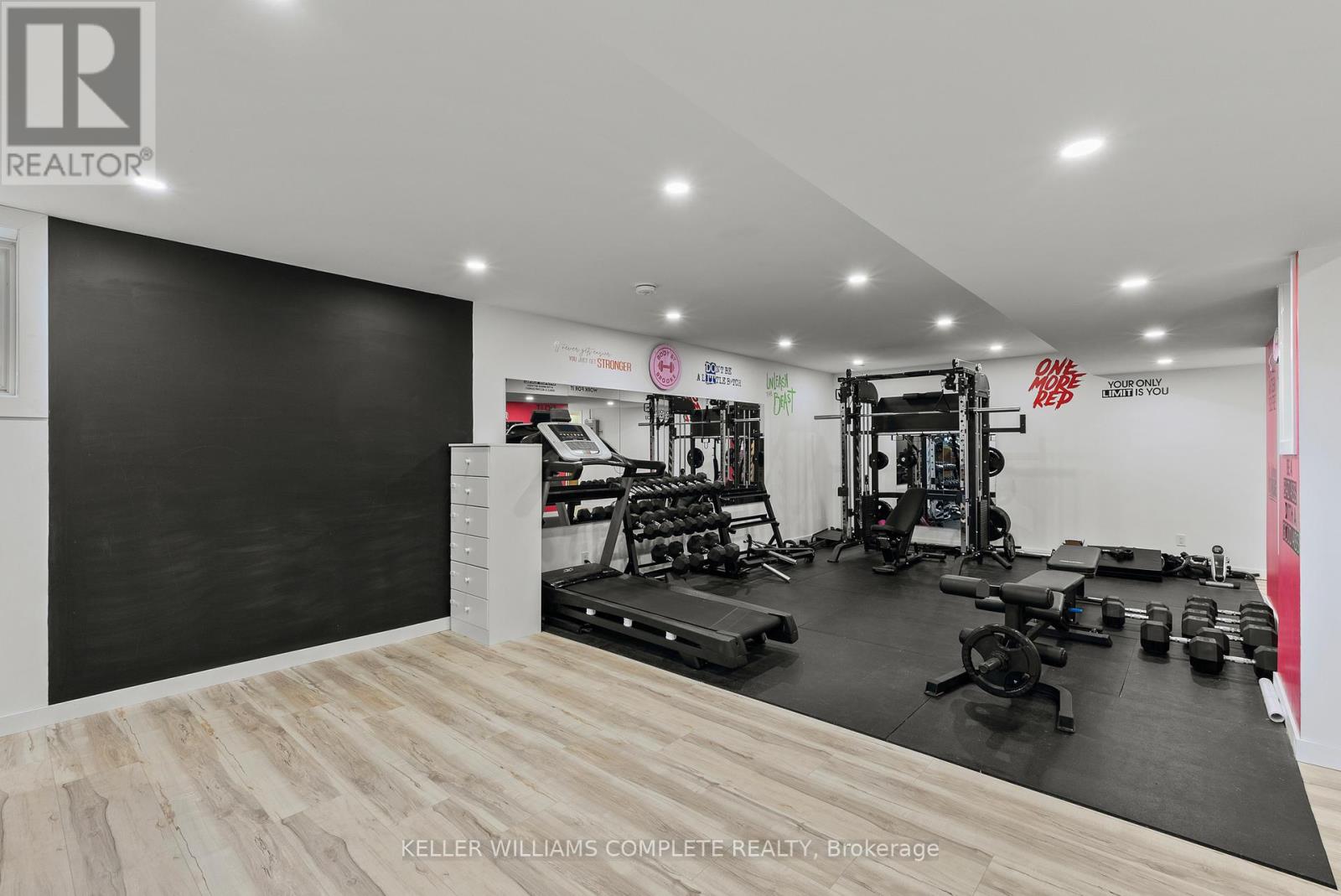 641 BURLEIGH ROAD N - 26
