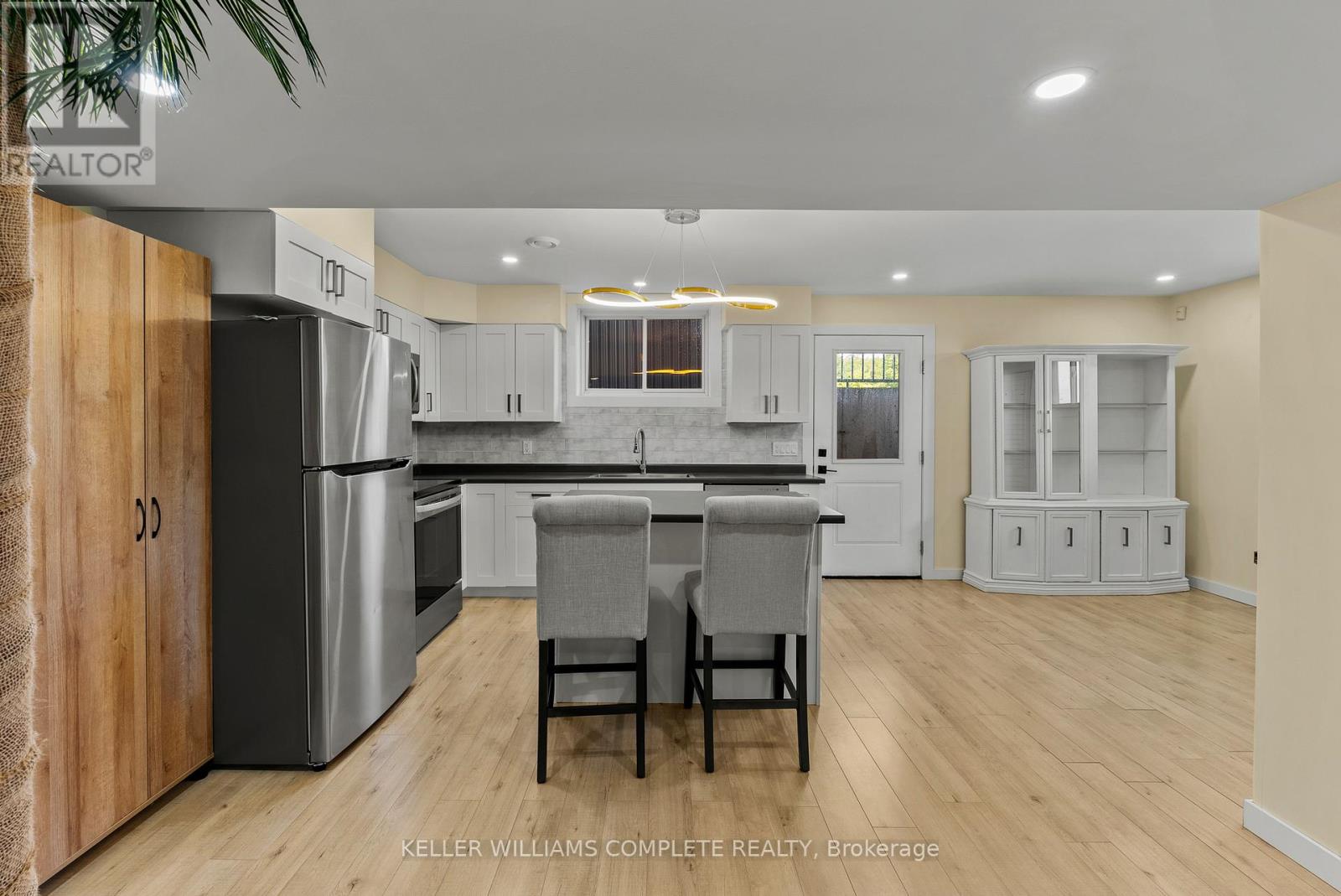 641 BURLEIGH ROAD N - 31