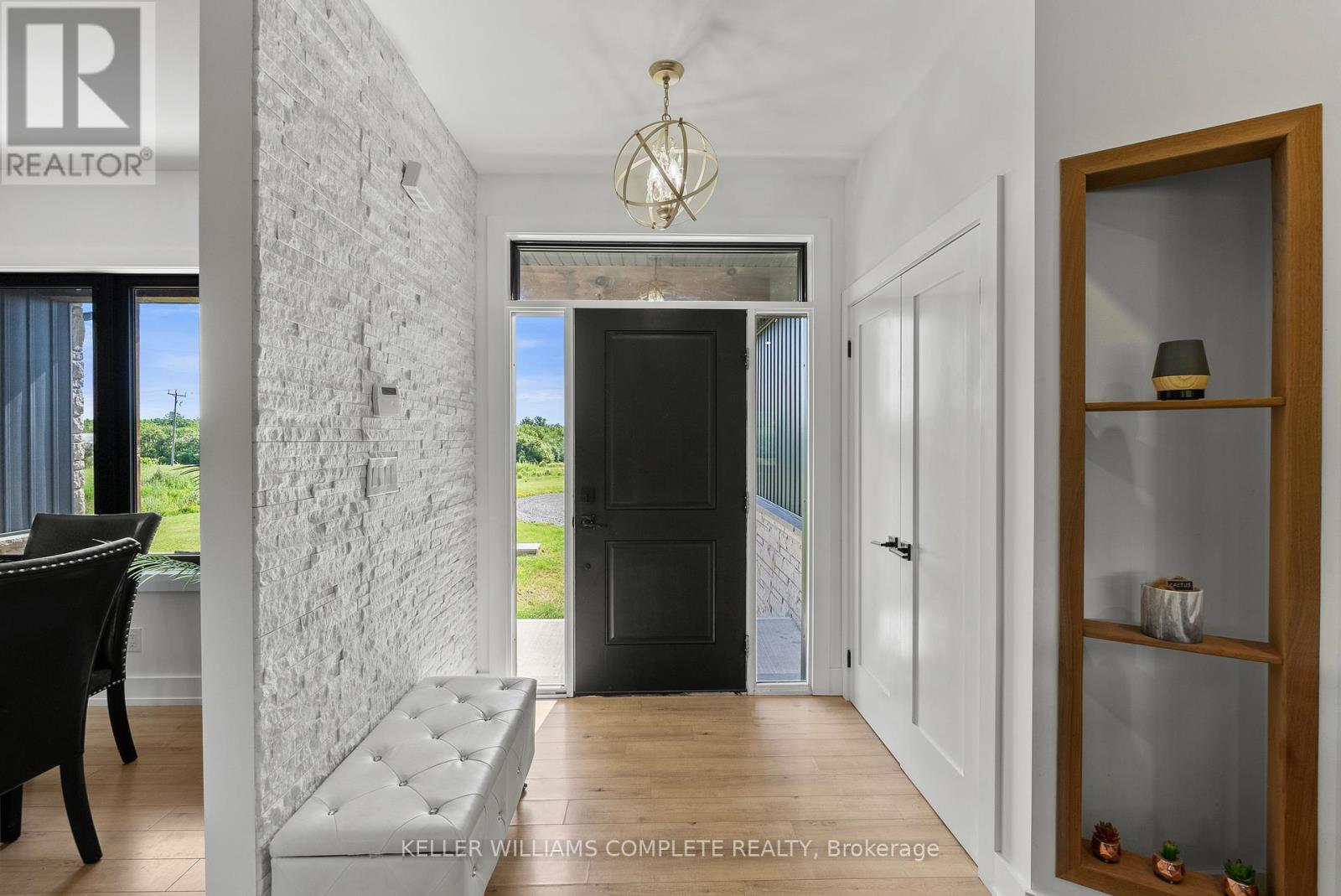 641 BURLEIGH ROAD N - 4