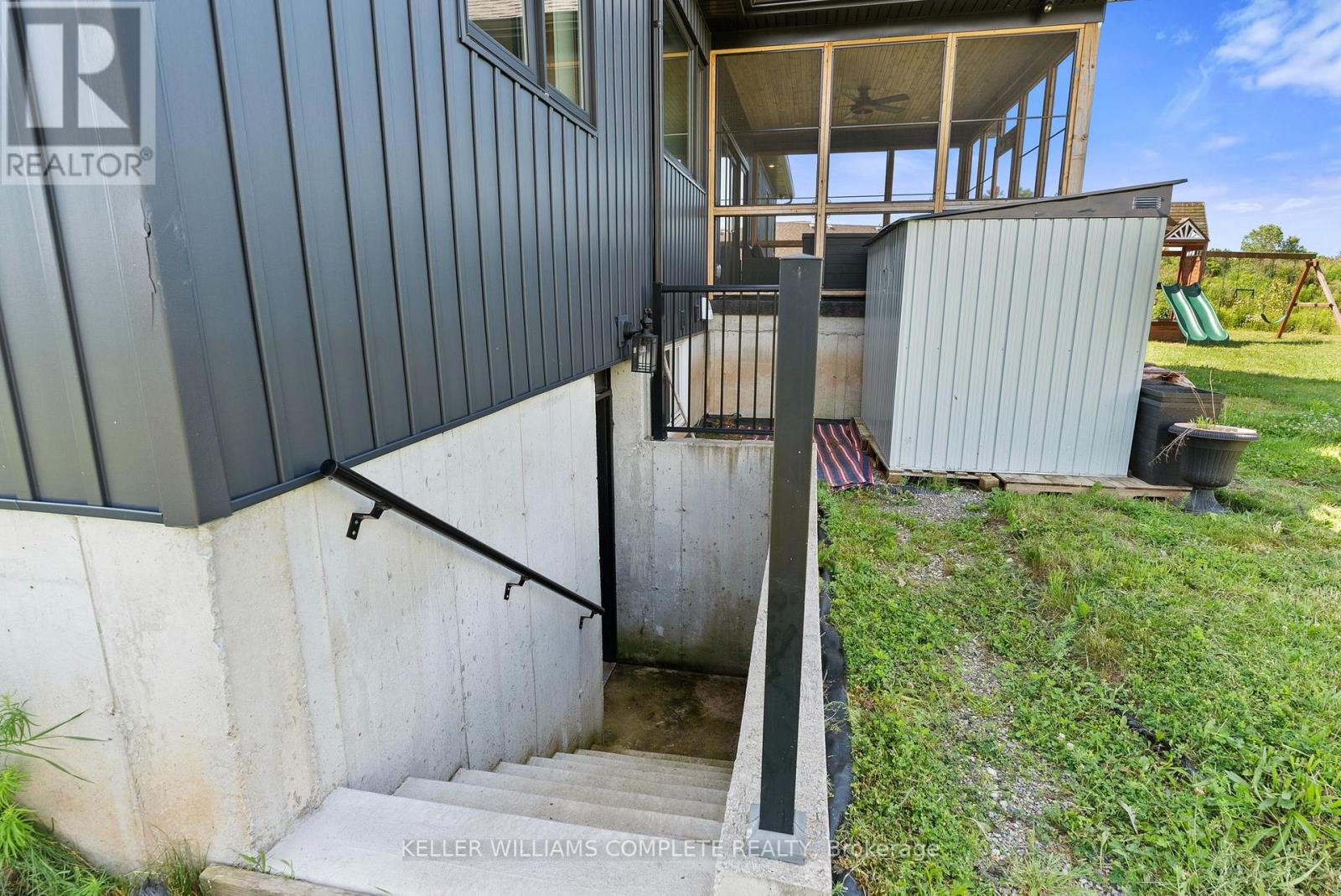 641 BURLEIGH ROAD N - 41