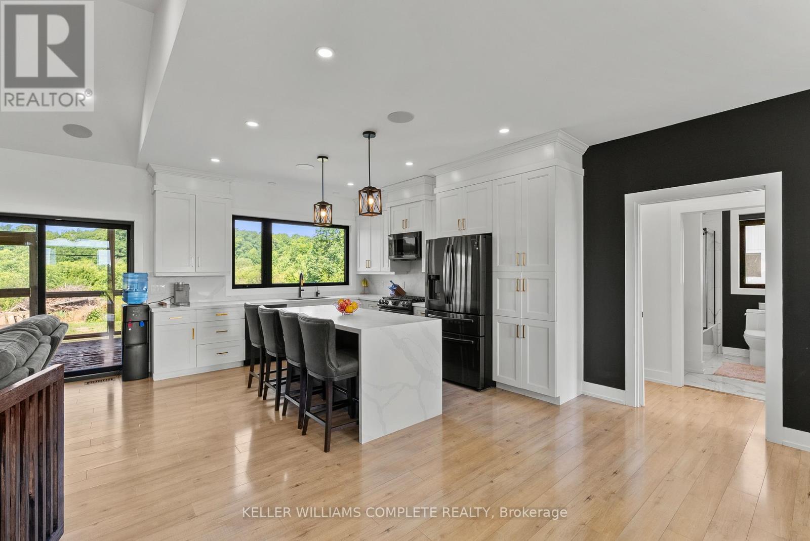 641 BURLEIGH ROAD N - 5
