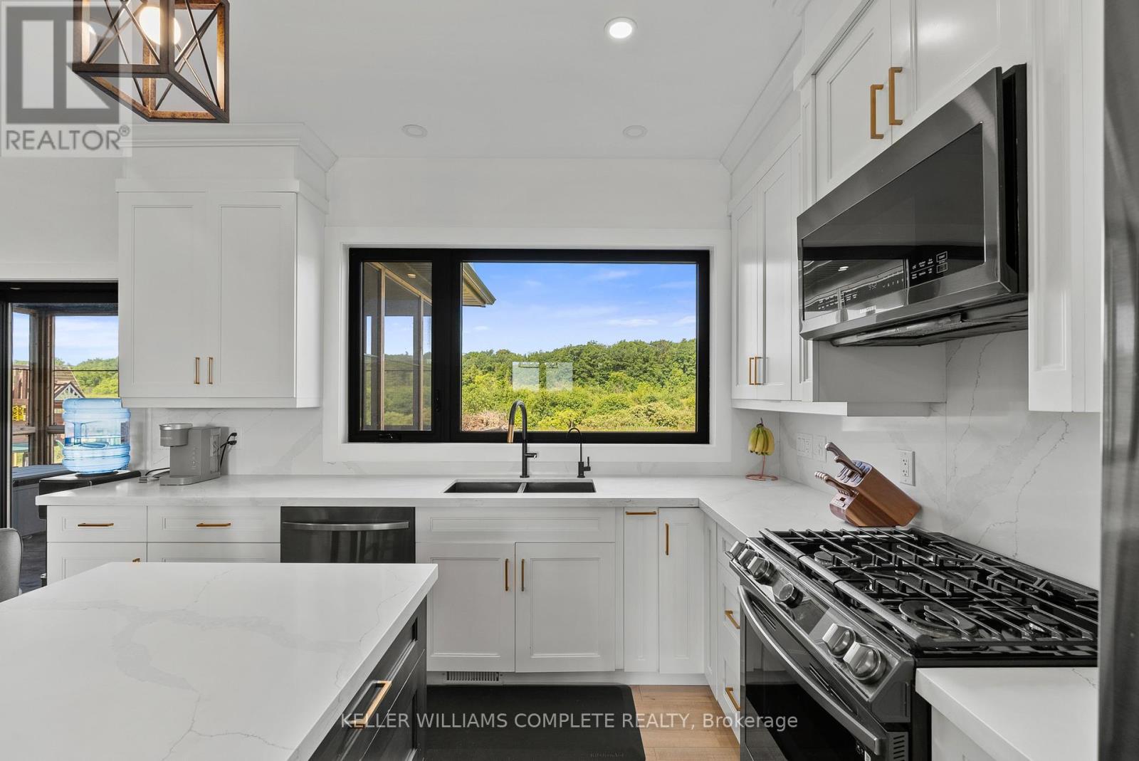 641 BURLEIGH ROAD N - 8