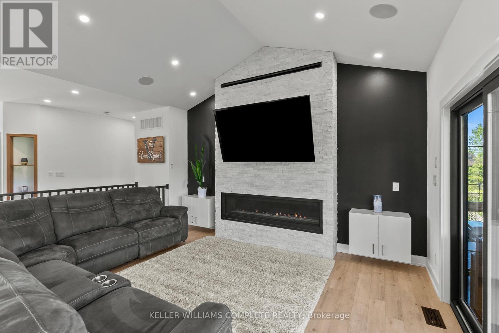 641 BURLEIGH ROAD N - 9