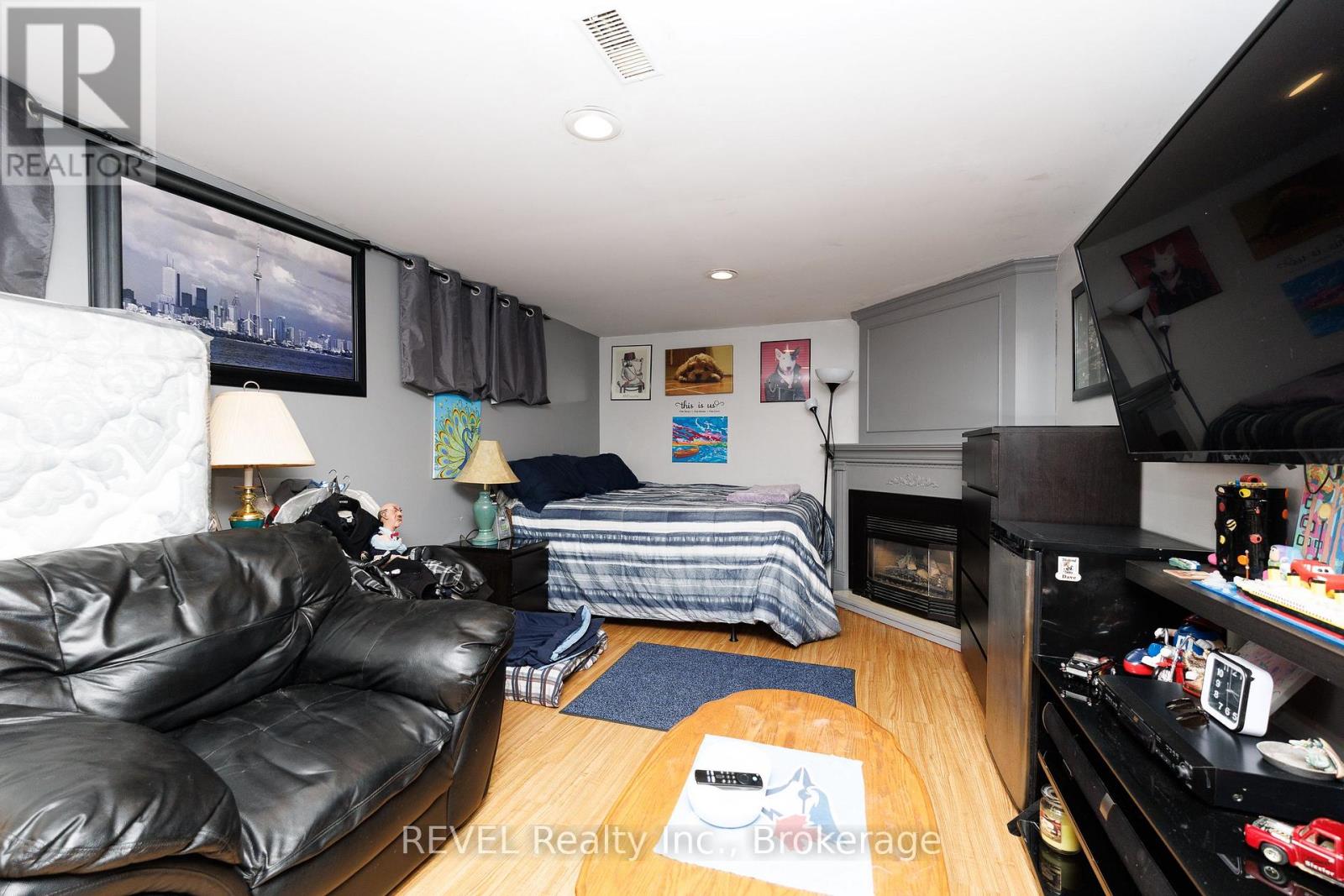 6945 DOUGLAS STREET - 21