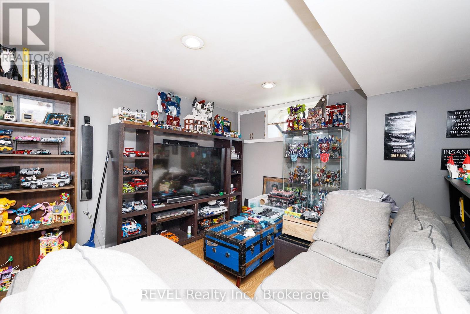 6945 DOUGLAS STREET - 22