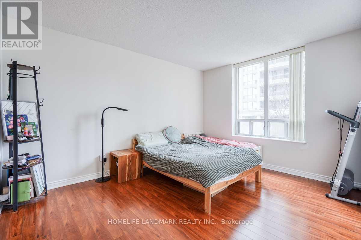 #302 260 DORIS AVENUE - 9