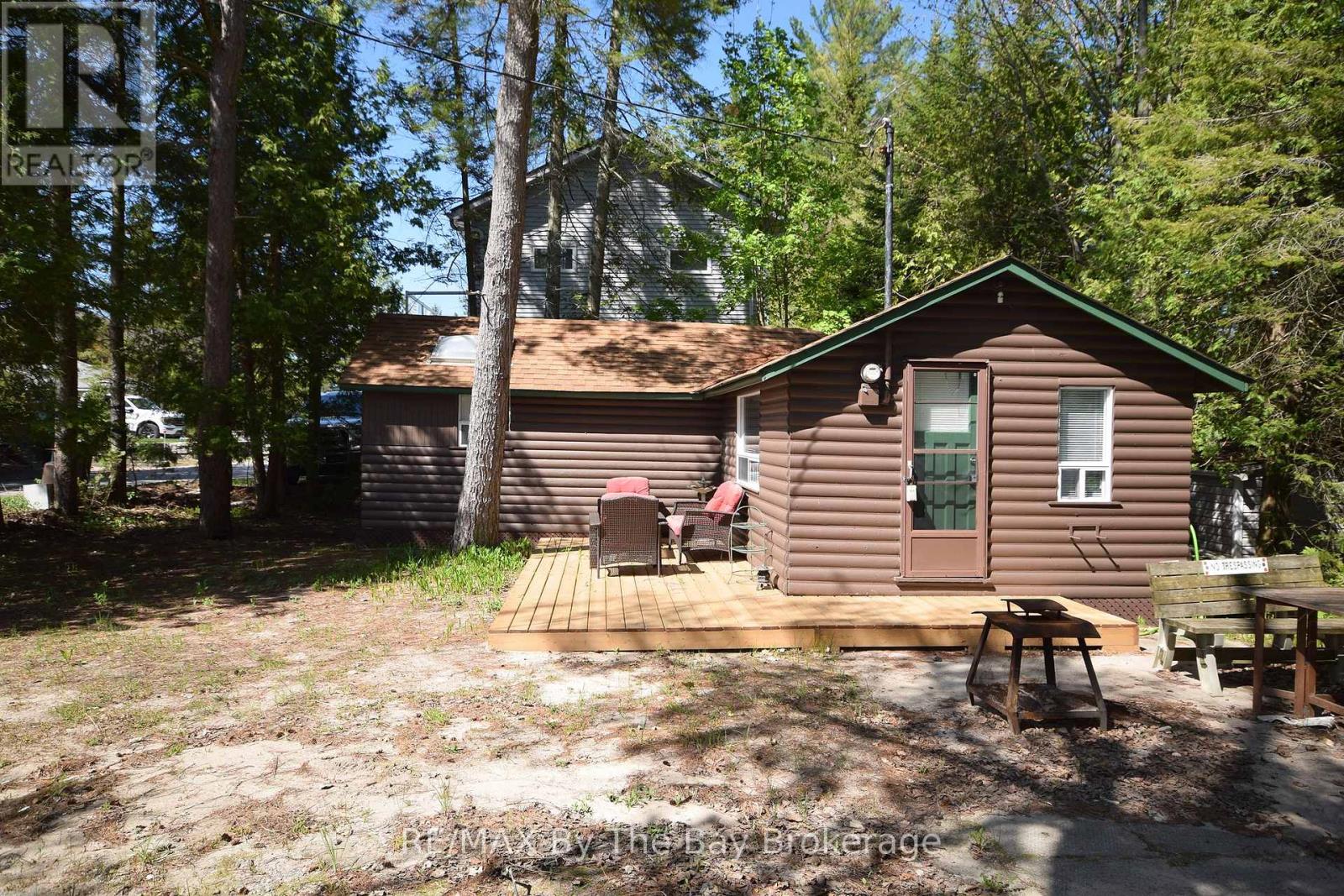465 BLUEWATER LANE - 3