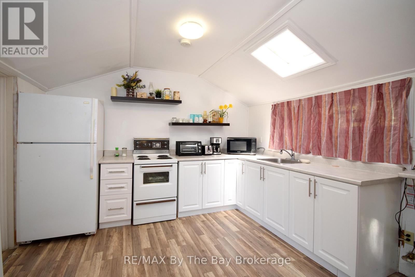 465 BLUEWATER LANE - 7