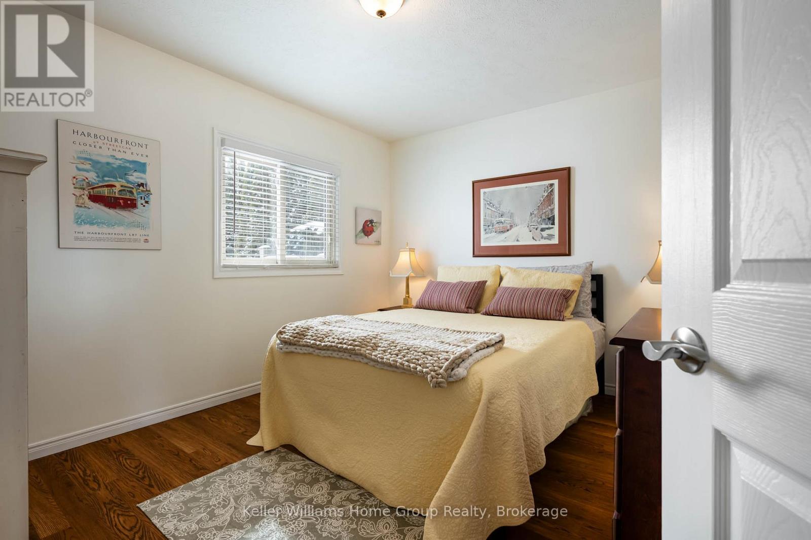 550 MAPLE AVENUE N - 27