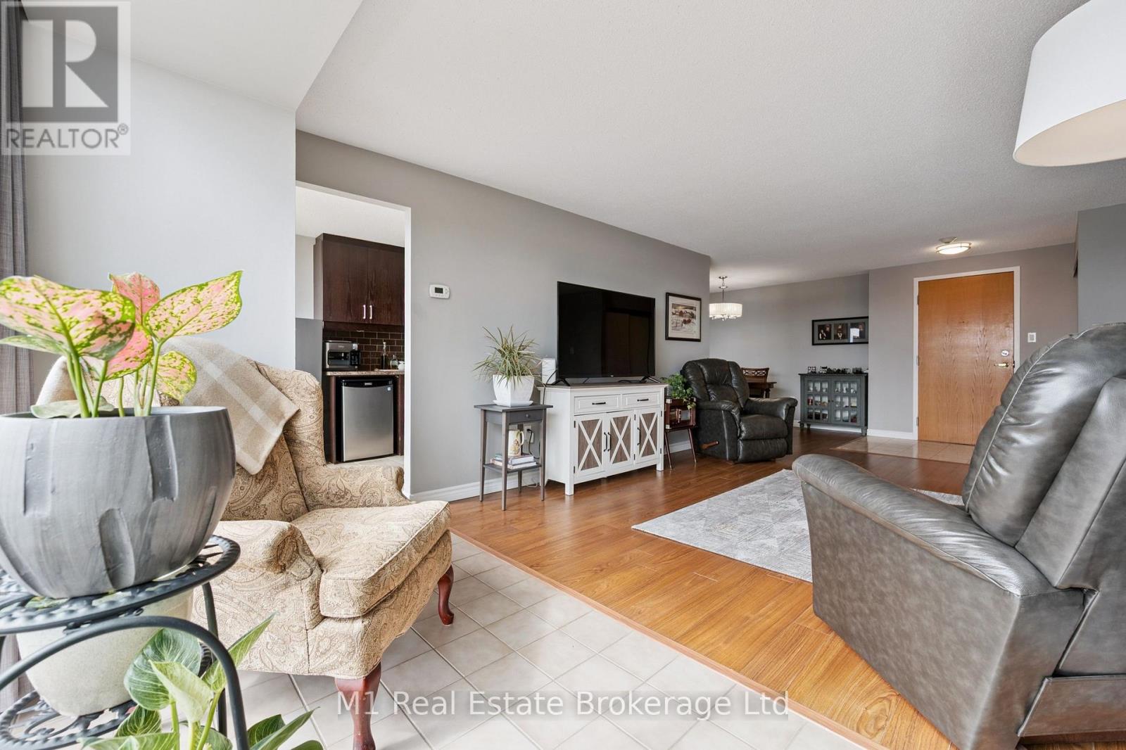 #PH2 55 BLUE SPRINGS DRIVE - 11