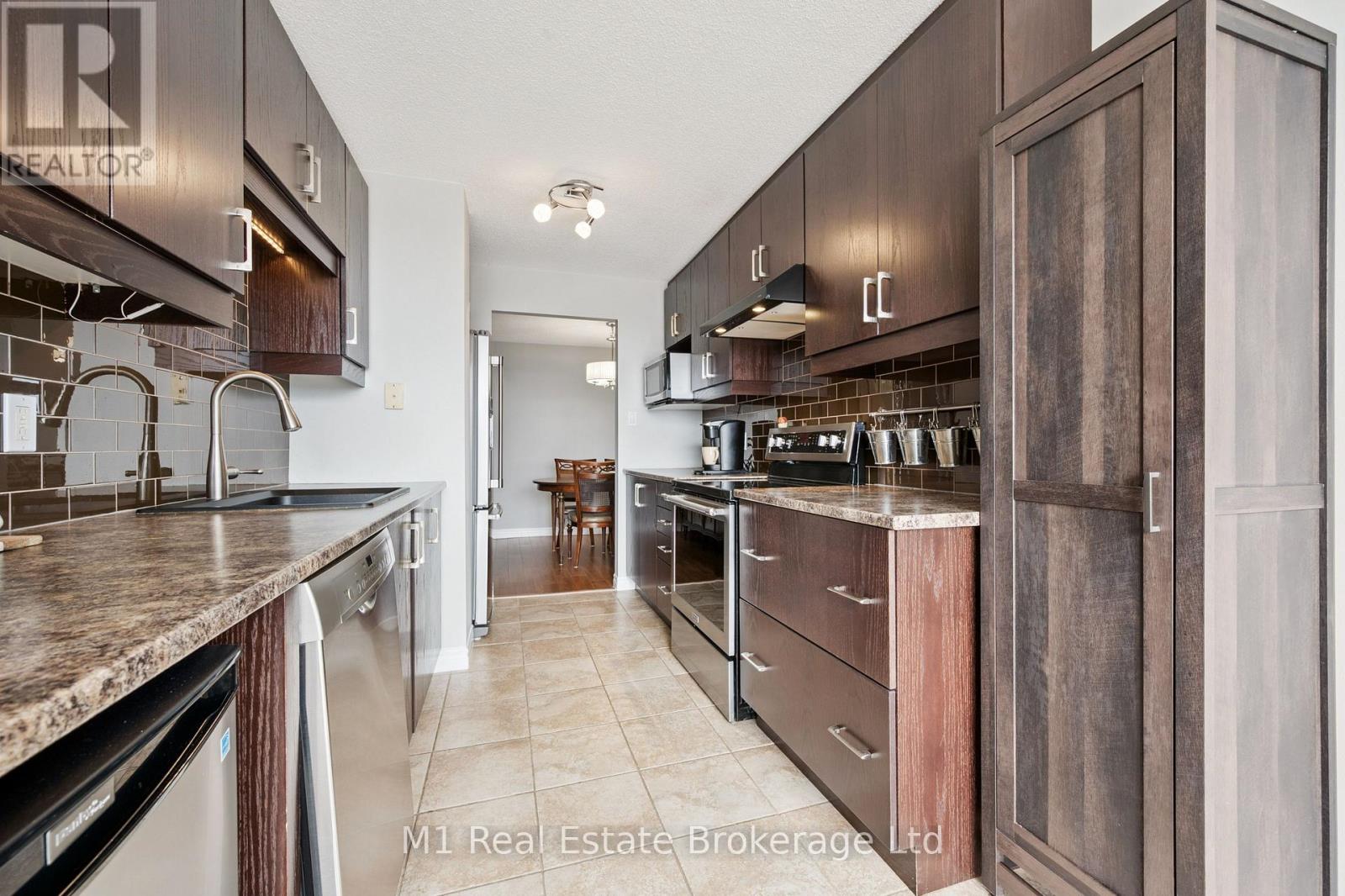 #PH2 55 BLUE SPRINGS DRIVE - 15