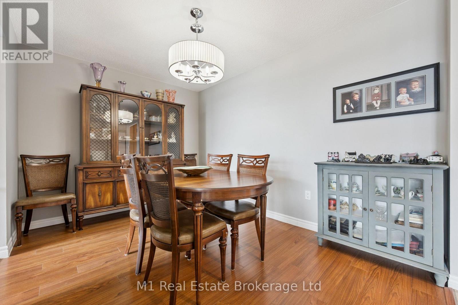 #PH2 55 BLUE SPRINGS DRIVE - 21